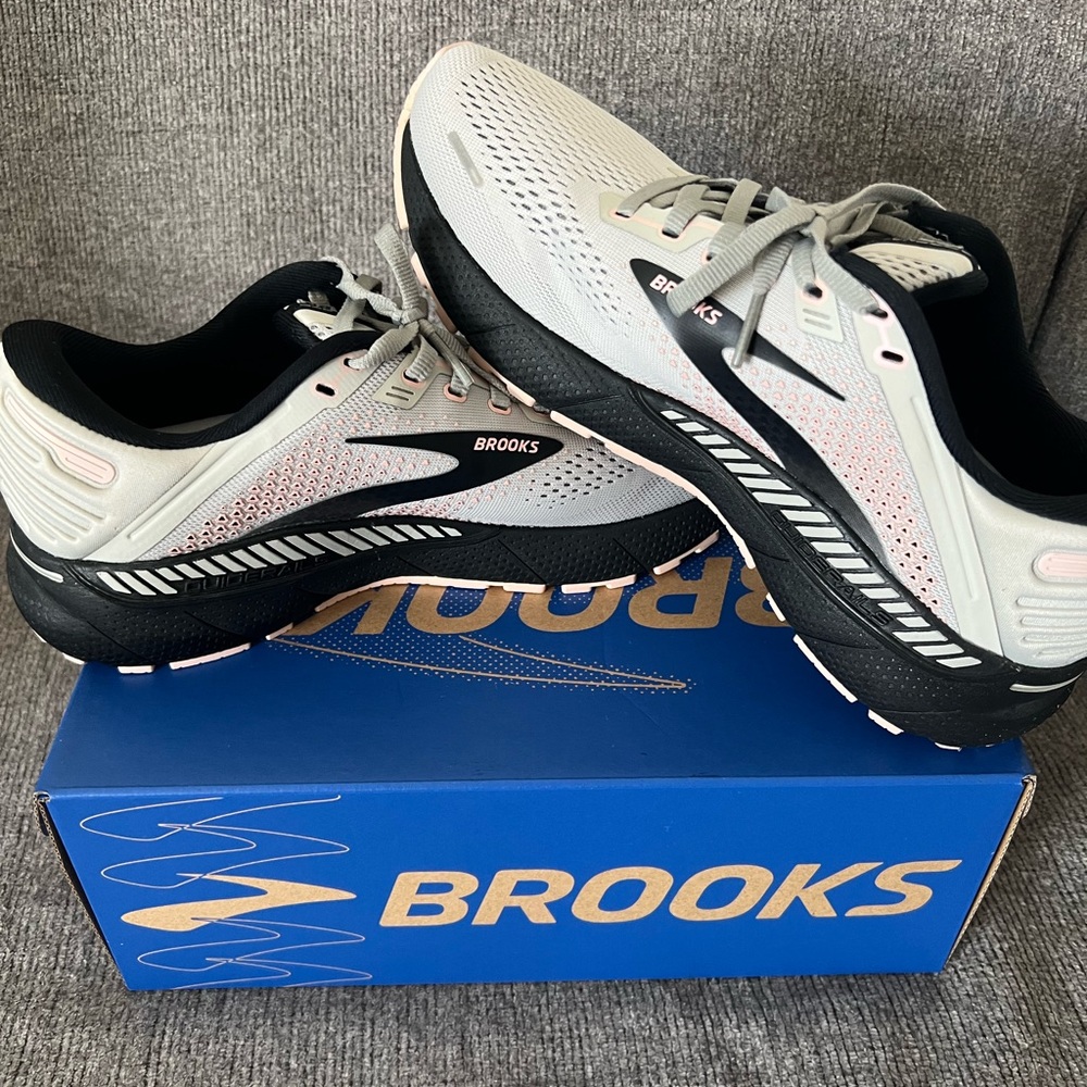Brooks Black and Gray Running Shoes